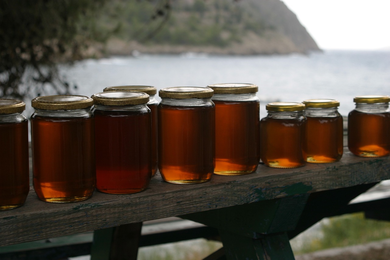 honey, jars, bench-206907.jpg